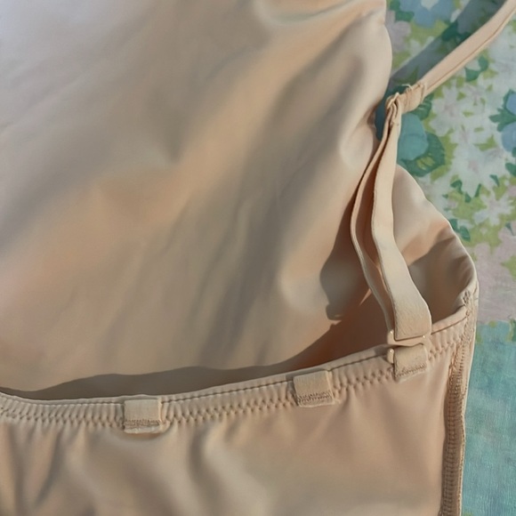 NWT Stylest | DreamSculpt Swim Bodysuit Medium Compression Cream $198 Retail - Picture 9 of 10